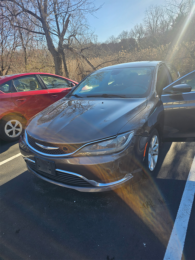2015 Chrysler 200 $1,290